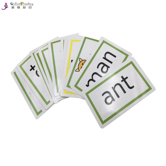 Στιλπνή λήξης καρτών εκτύπωσης υπηρεσιών μορφή συνήθειας καρτών μικρών παιδιών παίζοντας